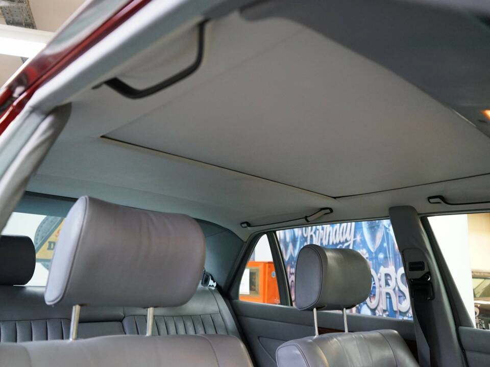 Immagine 24/42 di Mercedes-Benz 500 SEL (1982)