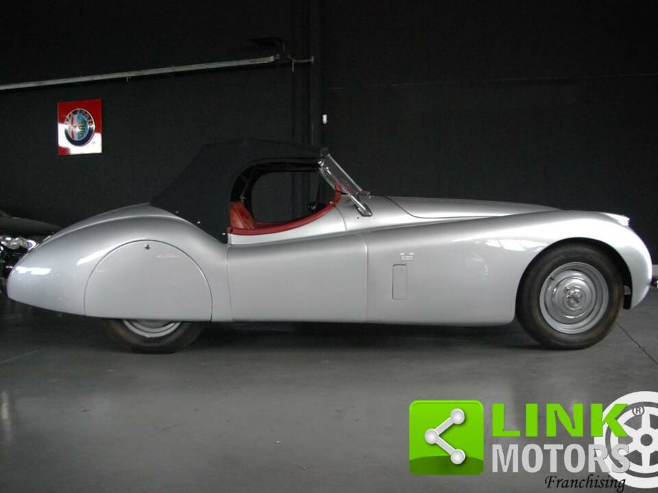 Image 7/10 of Jaguar XK 120 SE OTS (1954)