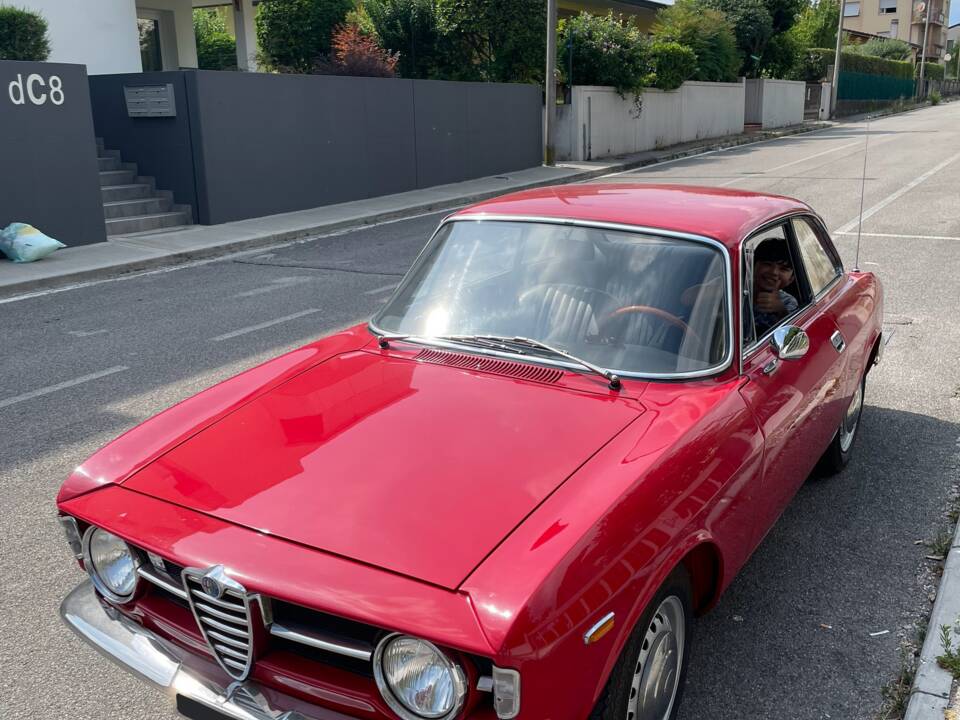 Afbeelding 2/15 van Alfa Romeo Giulia GT 1300 Junior (1968)