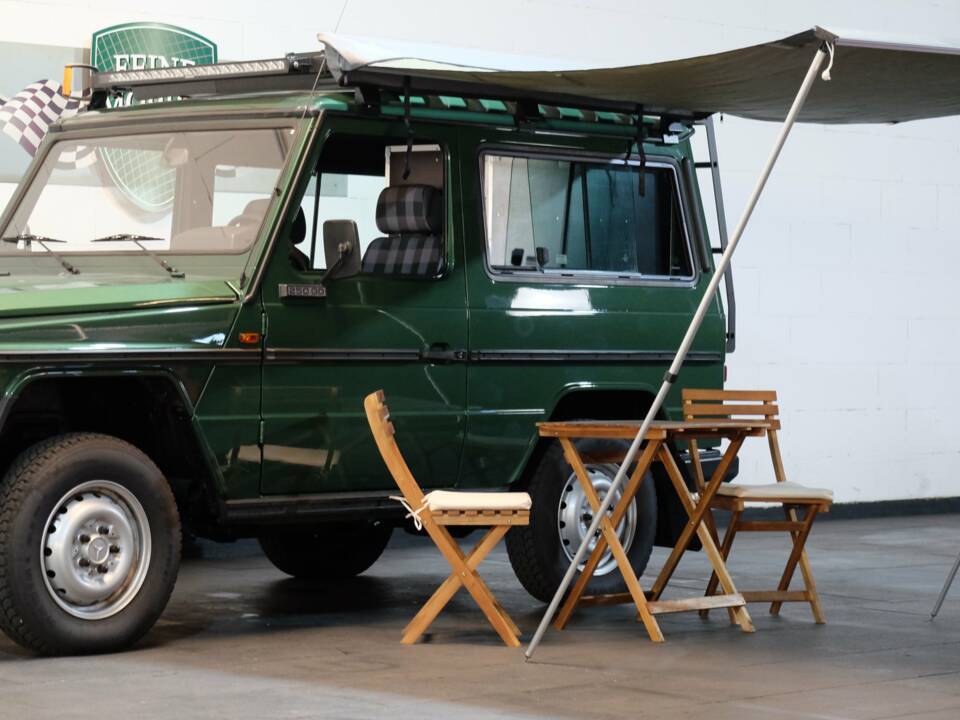 Bild 4/26 von Mercedes-Benz 250 GD (lang) (1989)