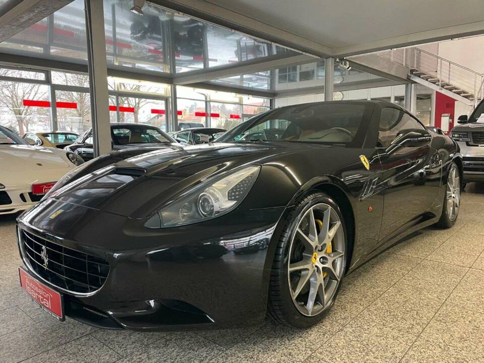 Immagine 10/19 di Ferrari California (2012)