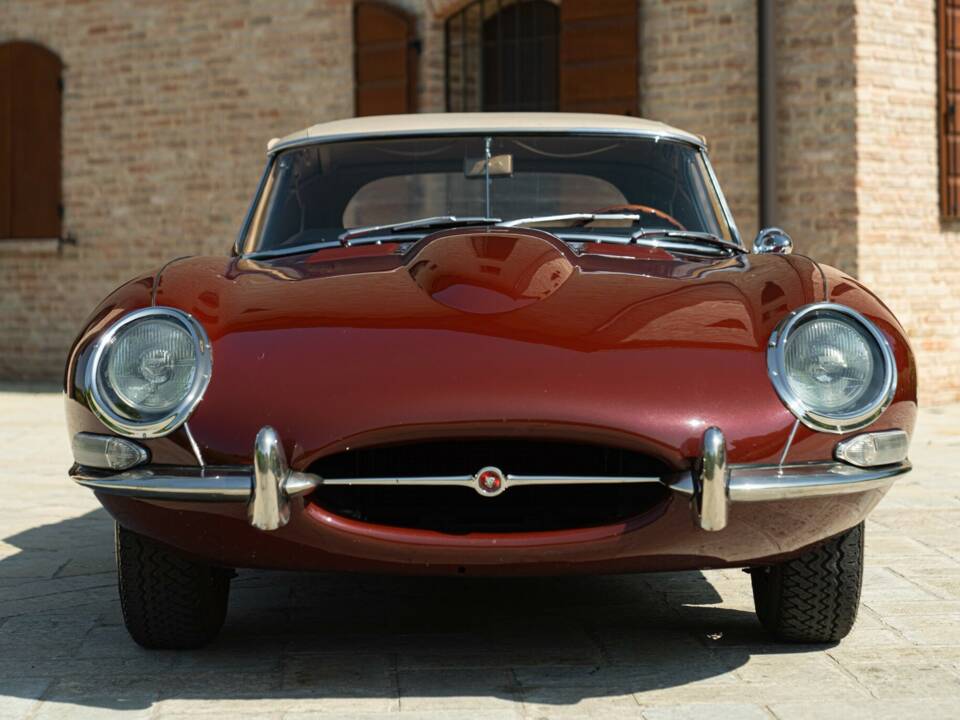 Image 9/50 de Jaguar E-Type 3.8 (1964)