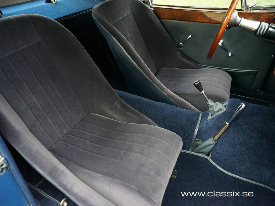 Image 6/24 of Jaguar XK 120 FHC (1953)