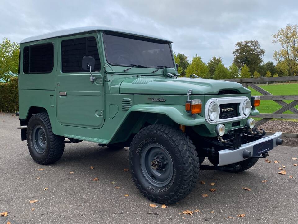 Image 6/18 de Toyota Land Cruiser FJ 40 (1978)