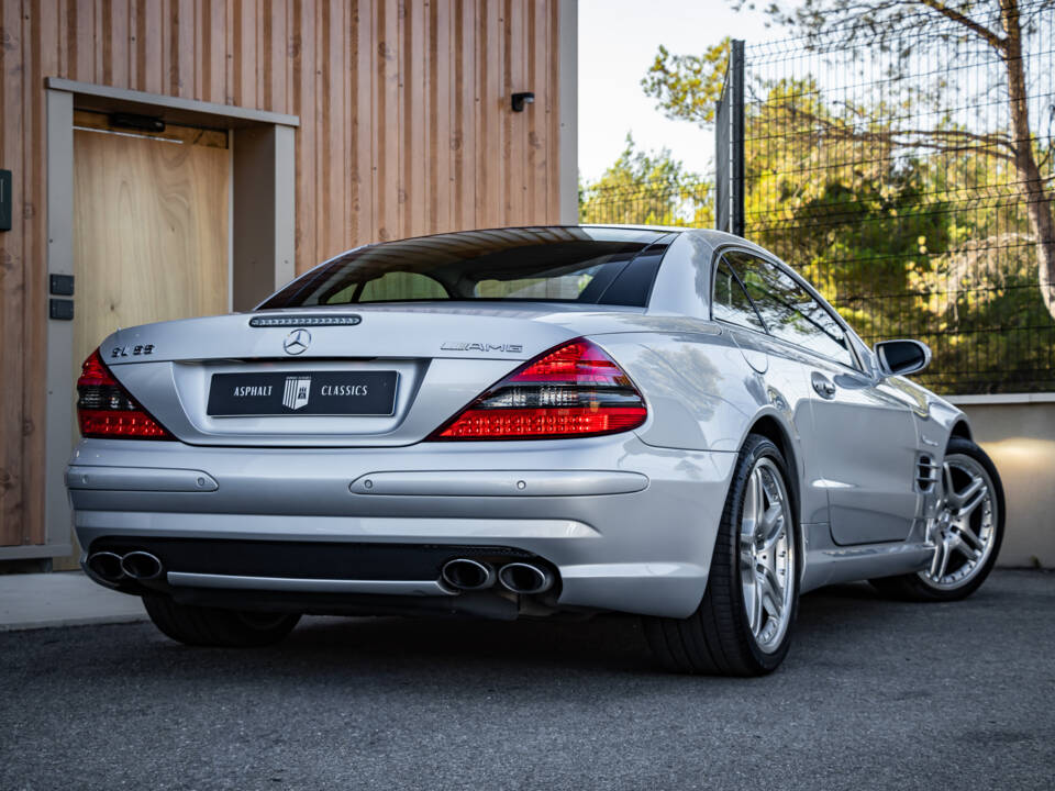 Image 6/50 of Mercedes-Benz SL 55 AMG (2006)