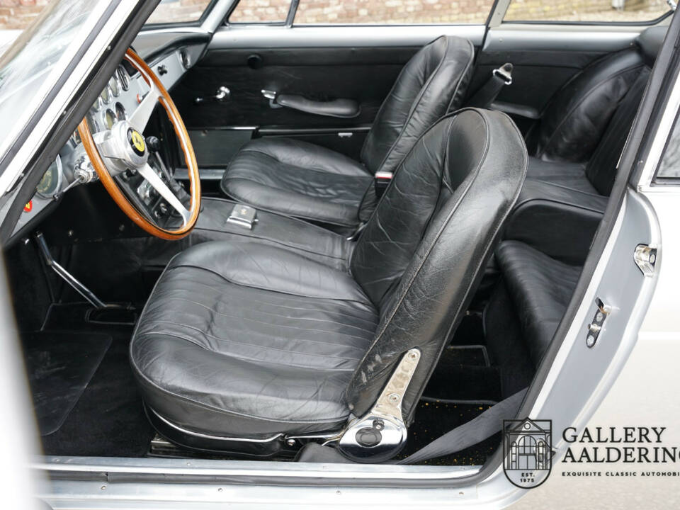 Image 3/50 of Ferrari 250 GT&#x2F;E (1964)