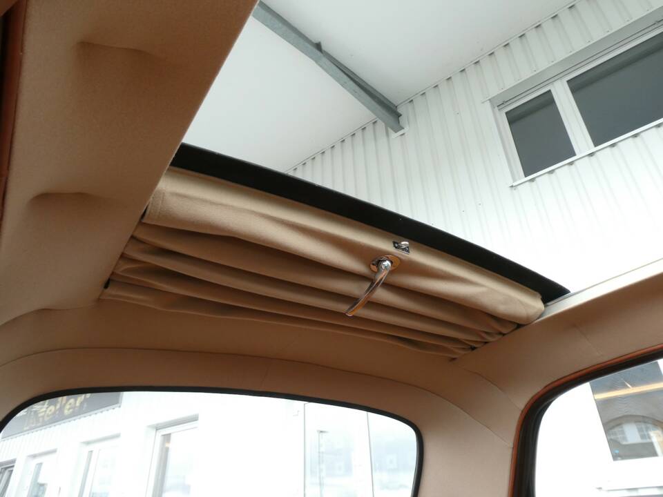 Image 25/25 of Mercedes-Benz 219 (1956)