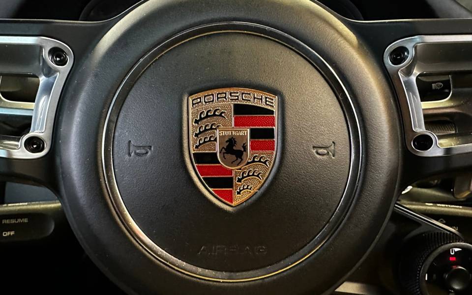 Bild 11/48 von Porsche 911 Turbo S (2016)