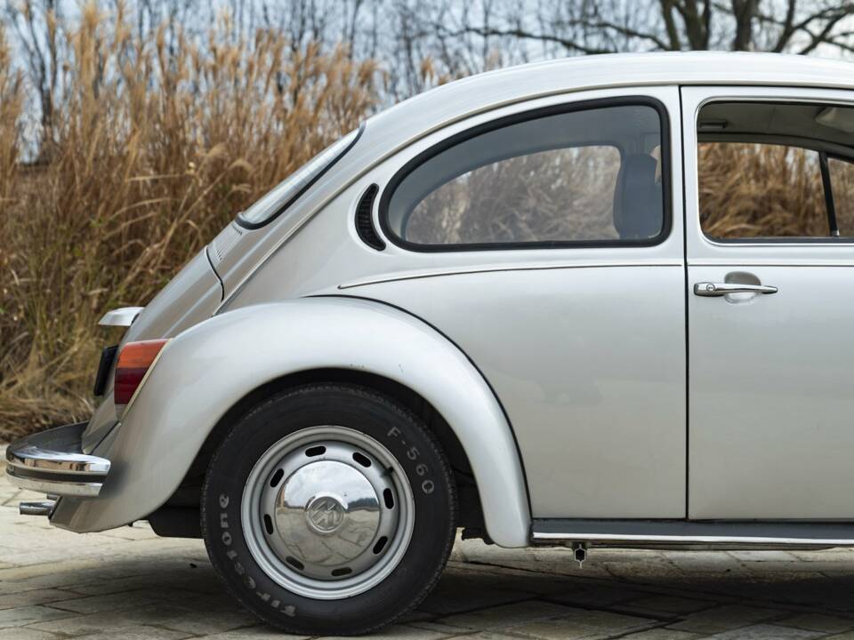 Image 14/49 of Volkswagen Beetle 1200 L (1982)