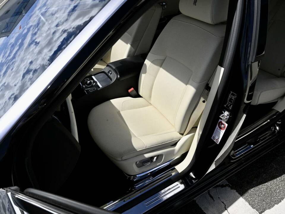 Immagine 32/50 di Rolls-Royce Ghost (2010)