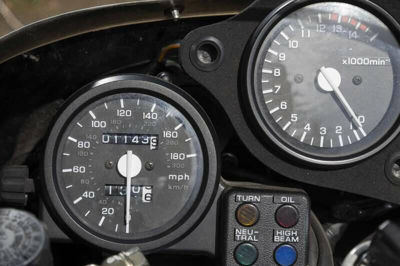 Image 23/50 of Honda VFR 750R RC 30 (1989)