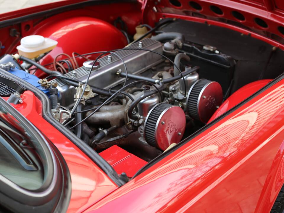 Image 18/49 of Triumph TR 6 (1976)