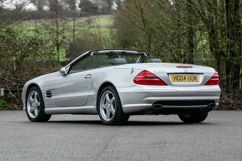 Image 4/36 de Mercedes-Benz SL 500 (2004)