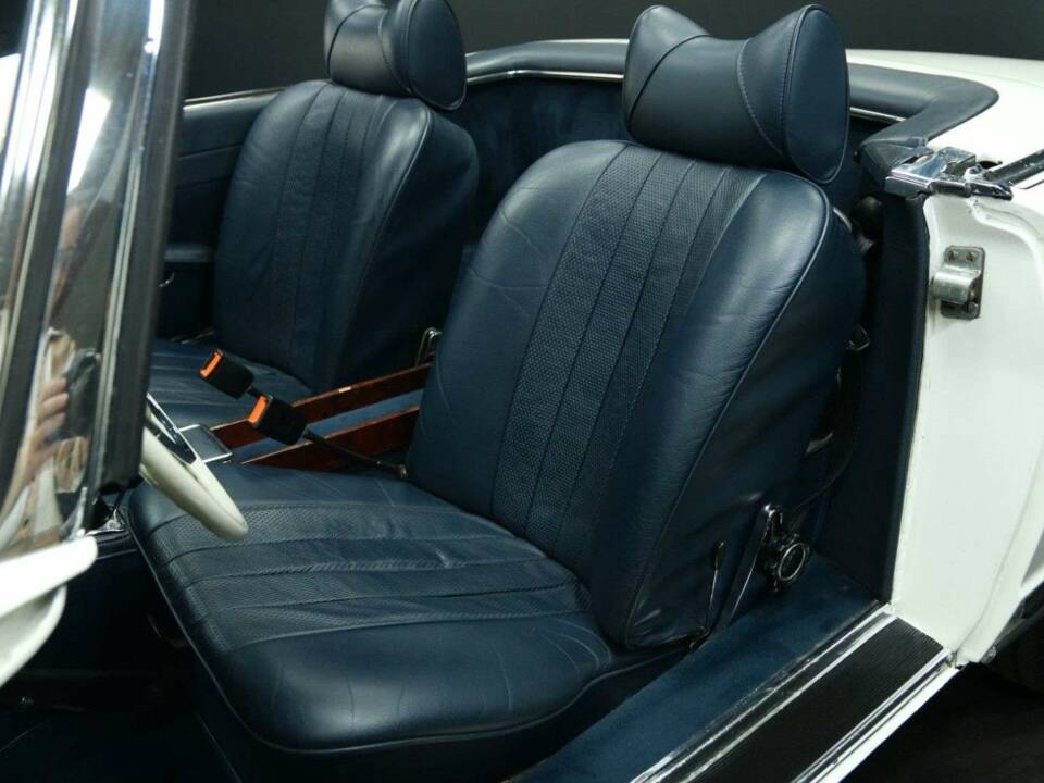 Immagine 14/50 di Mercedes-Benz 280 SL (1968)