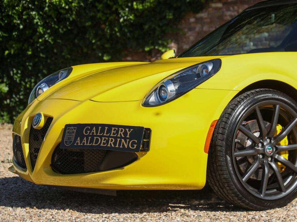Image 12/50 of Alfa Romeo 4C Spider (2018)