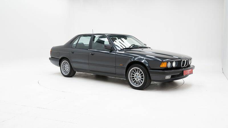 Image 2/5 of BMW 730i (1988)
