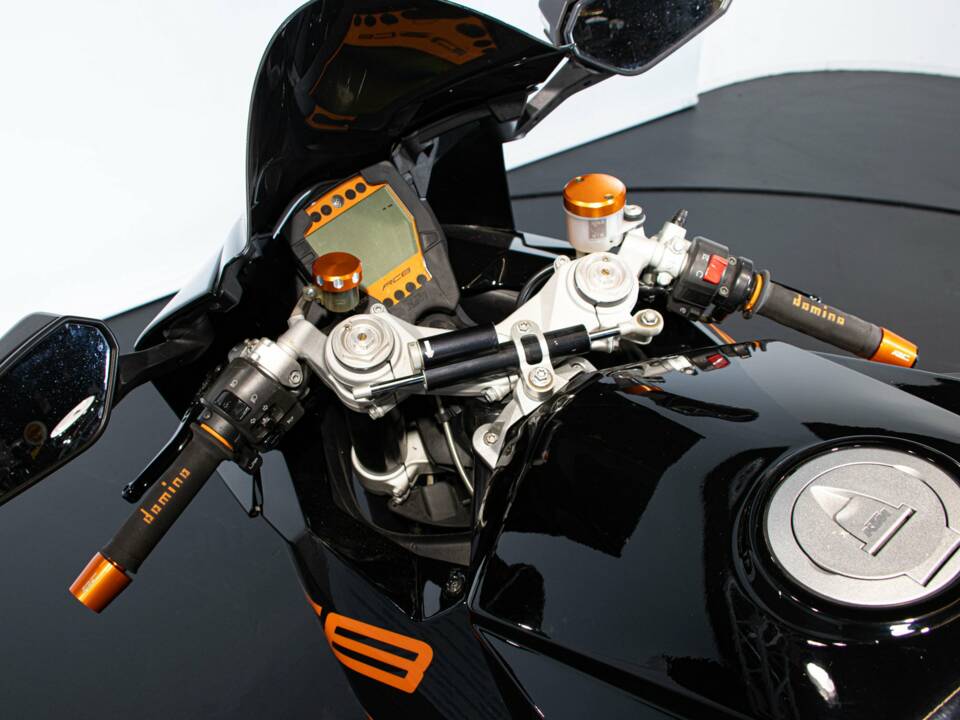 Bild 25/50 von KTM DUMMY (2011)