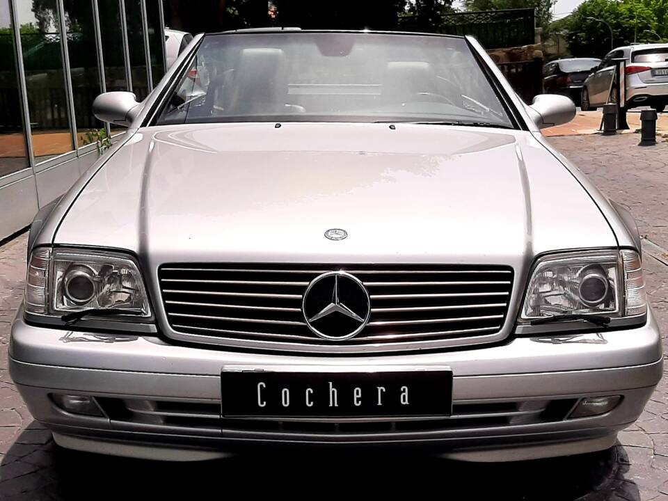 Image 4/19 de Mercedes-Benz SL 500 (2000)