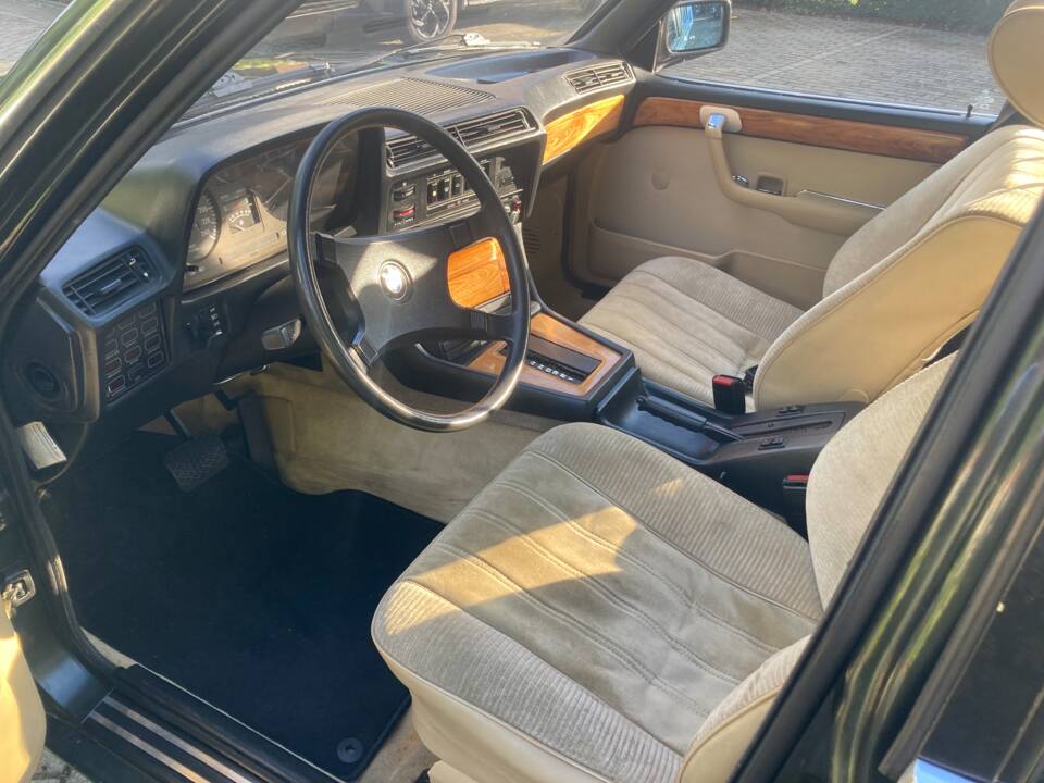 Afbeelding 8/13 van BMW 728i (1983)