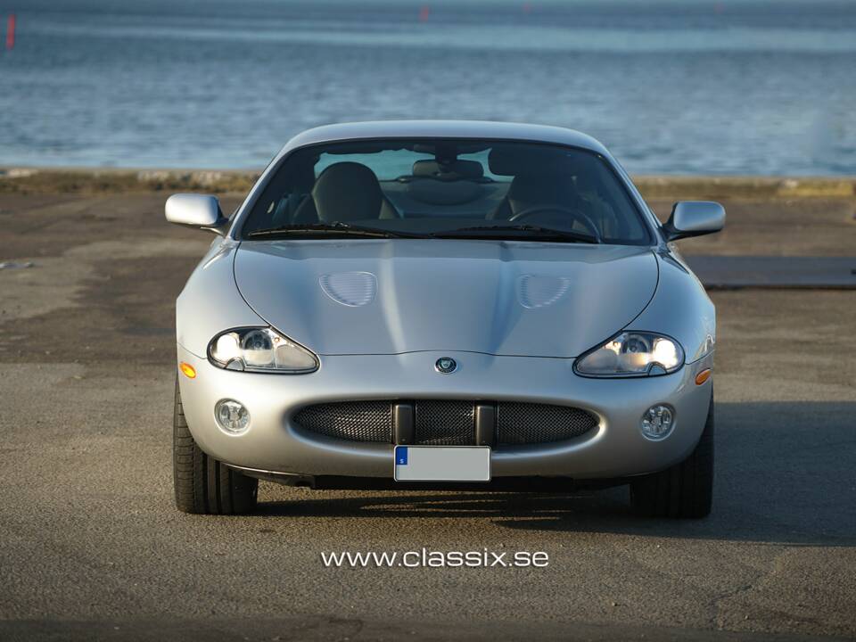 Image 12/29 of Jaguar XKR (2003)