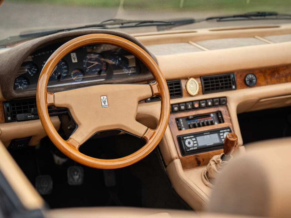 Image 31/46 of Maserati Biturbo Spyder Si (1986)