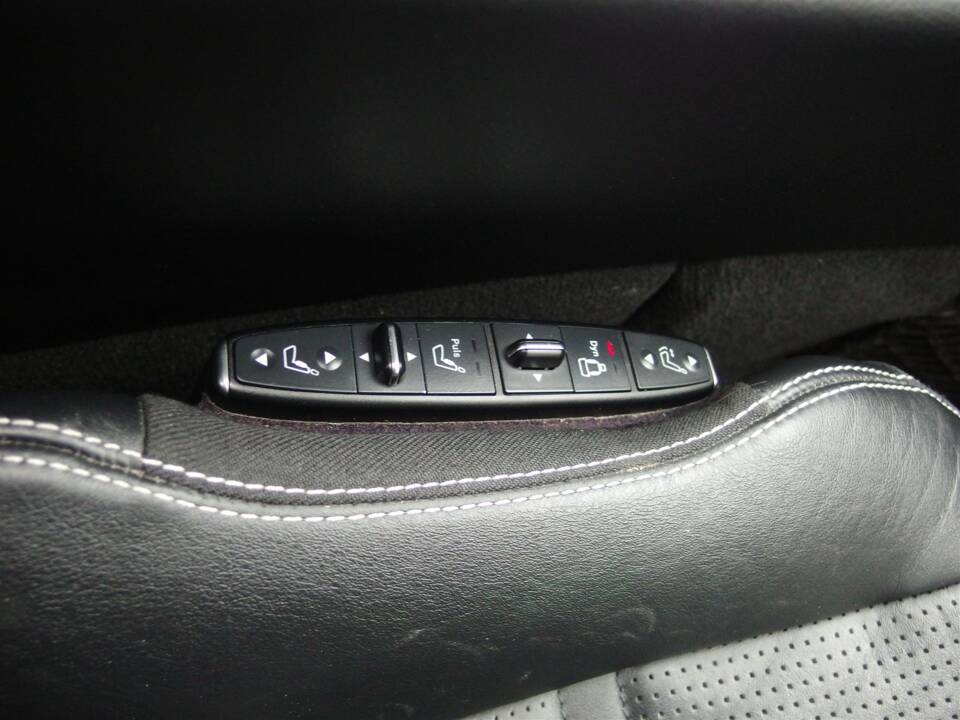 Image 48/97 of Mercedes-Benz CLS 63 AMG S 4MATIC (2013)