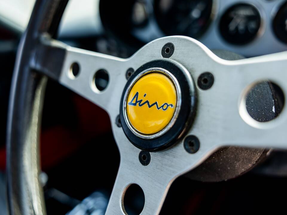 Bild 41/50 von Ferrari Dino 246 GT (1972)