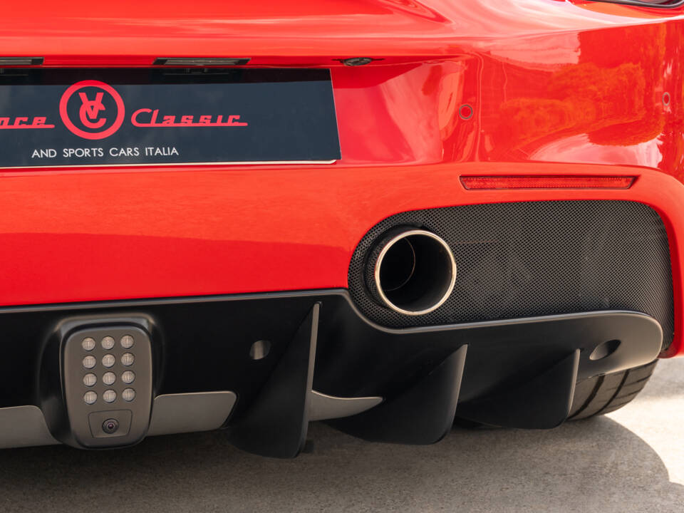 Immagine 25/85 di Ferrari 488 GTB (2015)