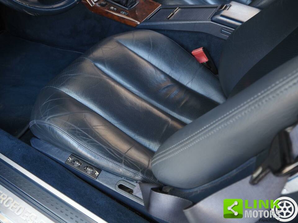 Image 32/50 de Mercedes-Benz 300 SL-24 (1992)