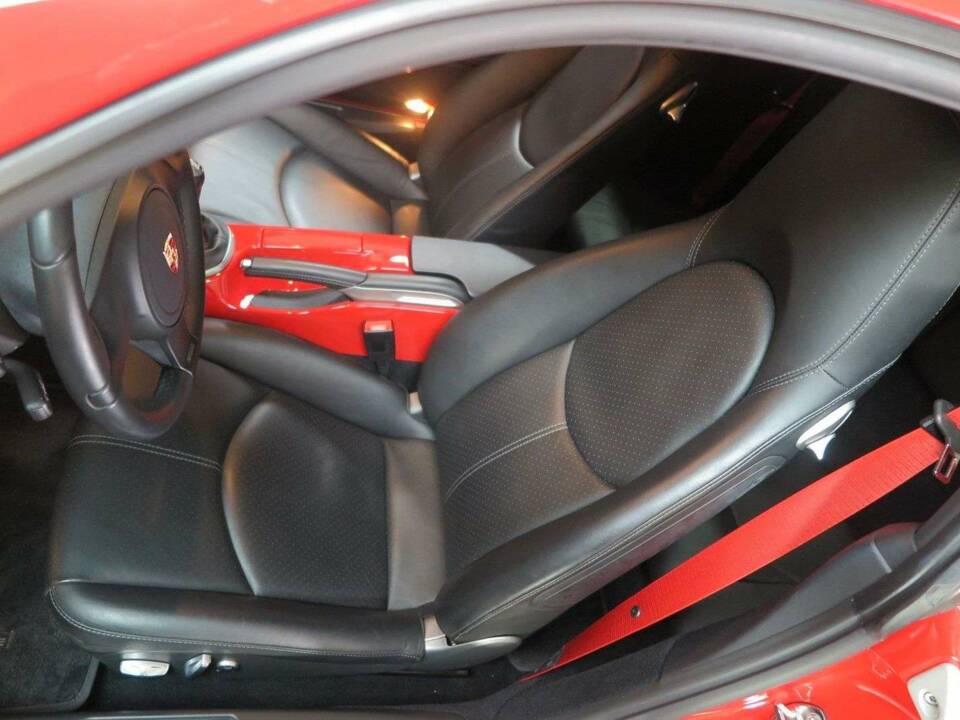 Image 13/50 of Porsche 911 Carrera 4S (2011)
