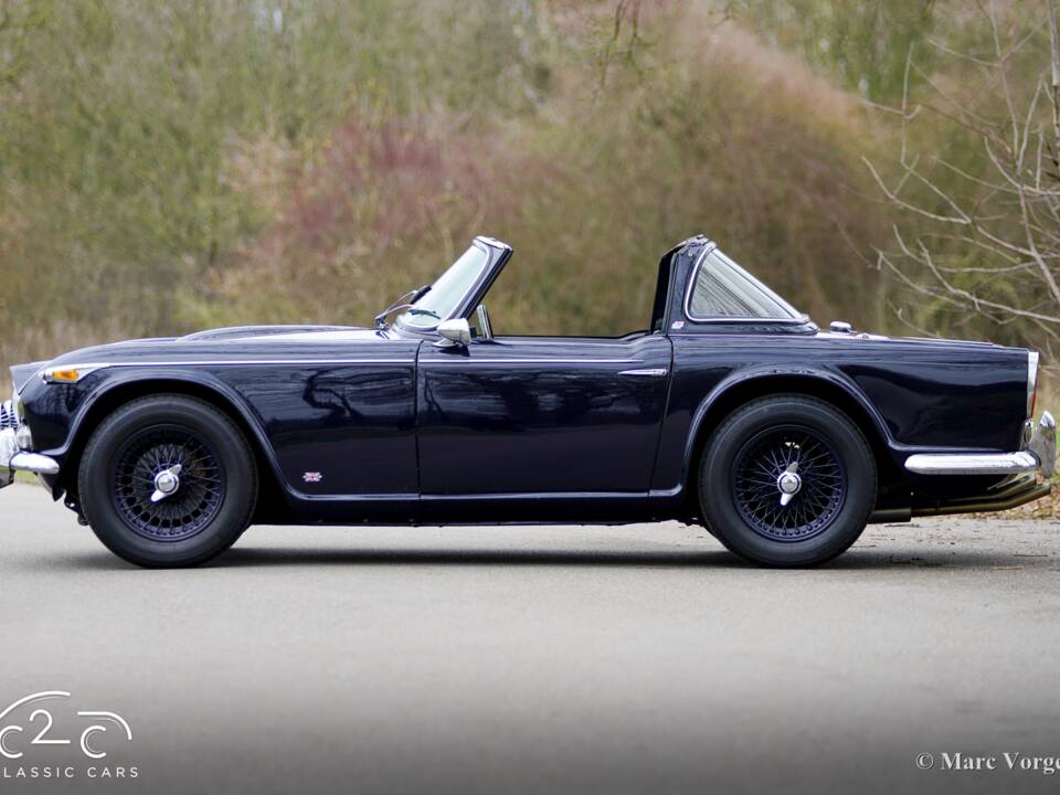 Image 3/45 of Triumph TR 4A (1966)