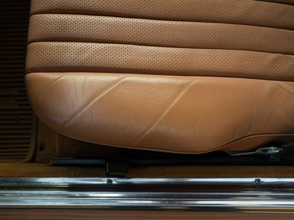 Image 32/50 de Mercedes-Benz 300 SL (1986)