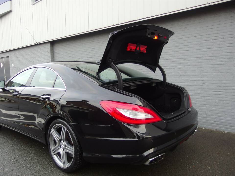 Image 74/97 of Mercedes-Benz CLS 63 AMG S 4MATIC (2013)