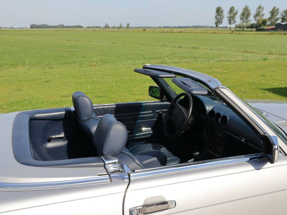 Image 31/50 de Mercedes-Benz 560 SL (1988)