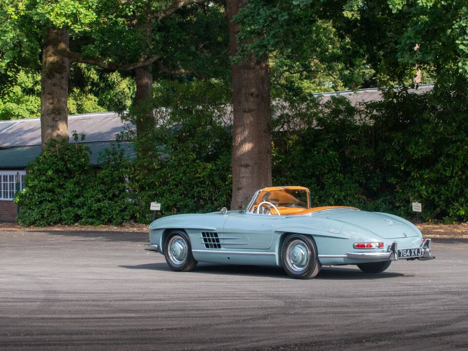 Image 28/50 of Mercedes-Benz 300 SL Roadster (1957)
