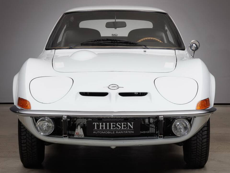 Image 3/34 of Opel GT 1900 (1969)