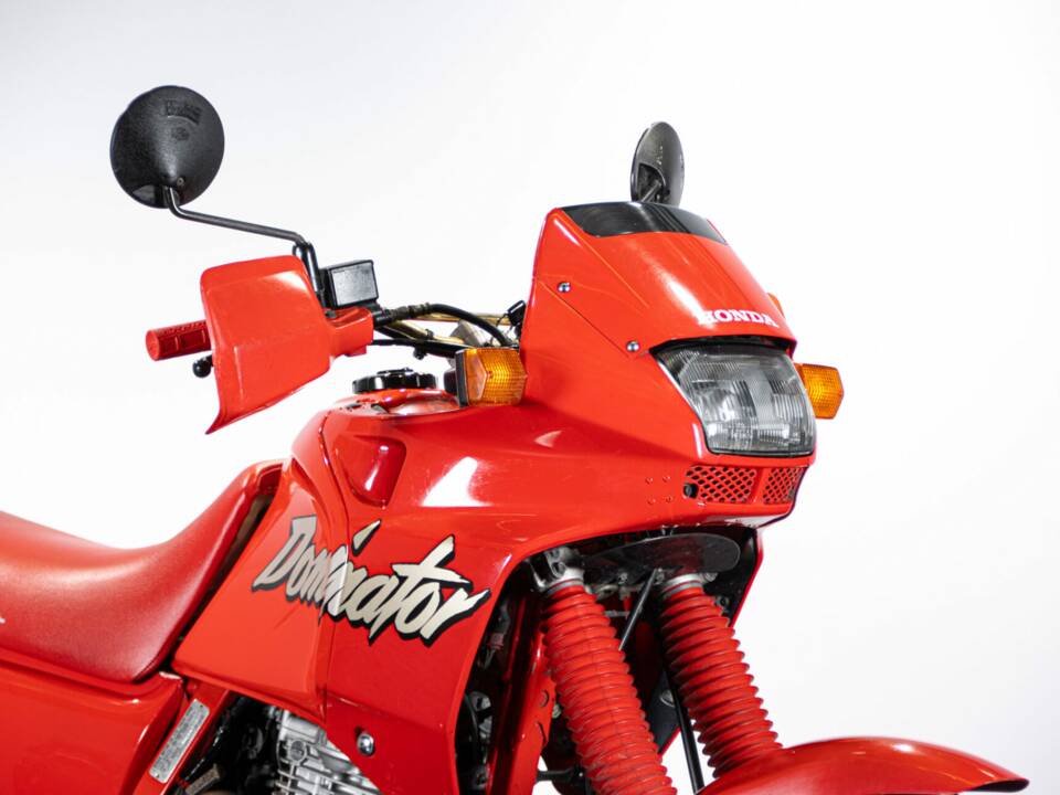 Image 37/50 de Honda NX 650 Dominator (1990)