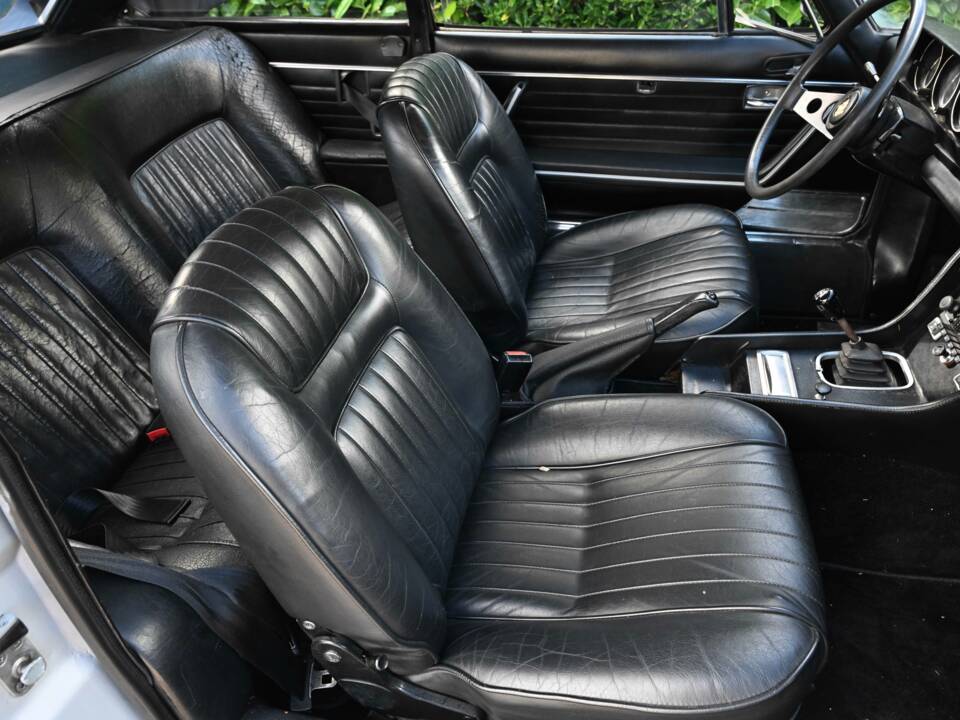 Image 43/50 of Peugeot 504 Coupé (1973)