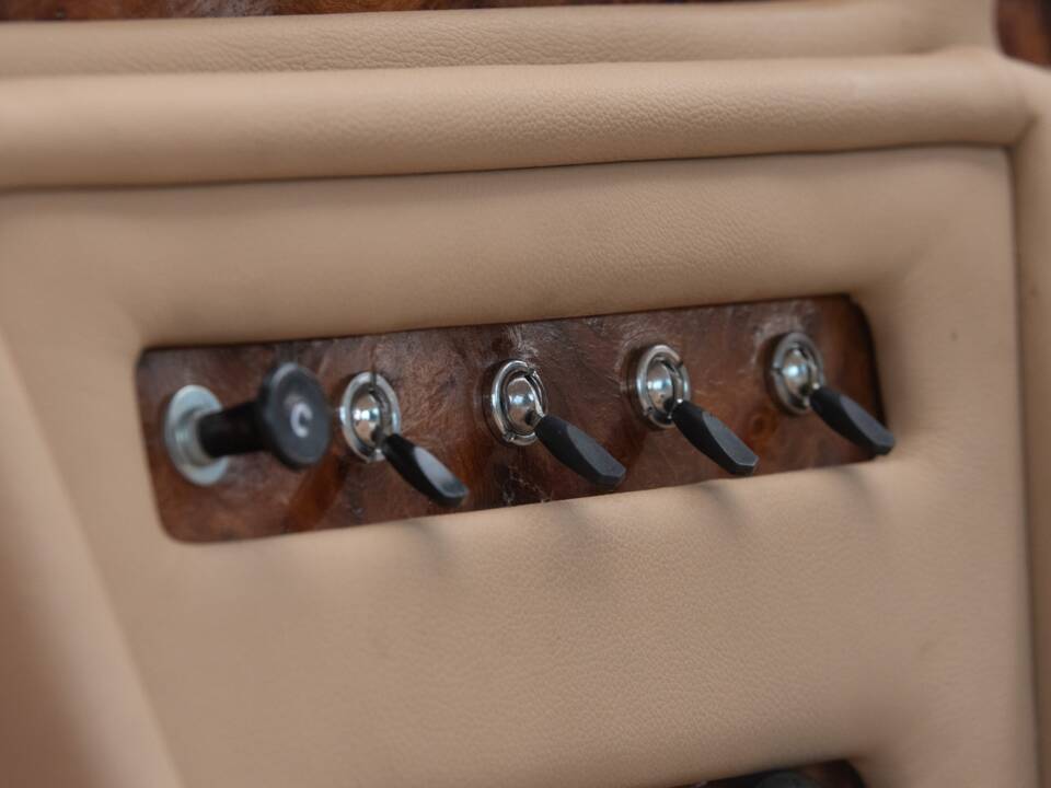Image 33/50 of TVR Vixen Series 1 (1968)