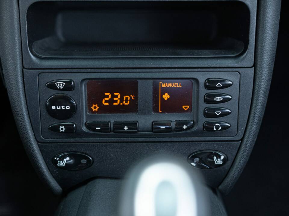 Image 41/50 of Porsche 911 Carrera 4 (1999)