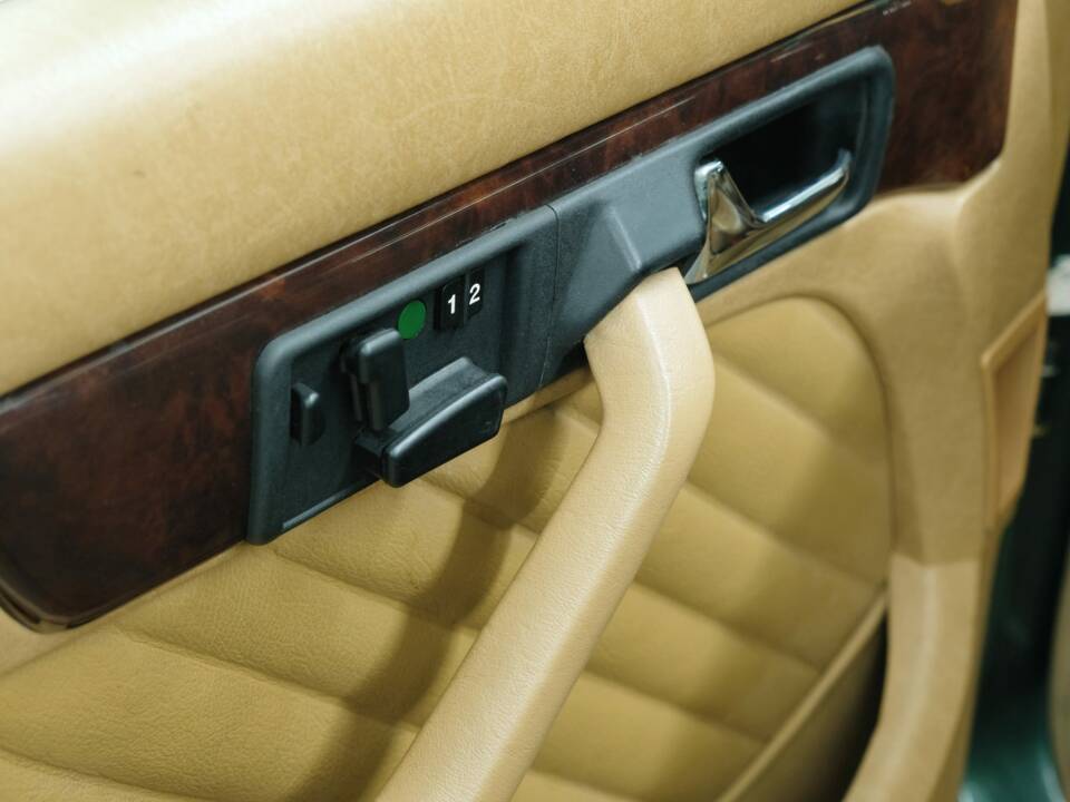 Bild 34/50 von Mercedes-Benz 420 SEL (1990)