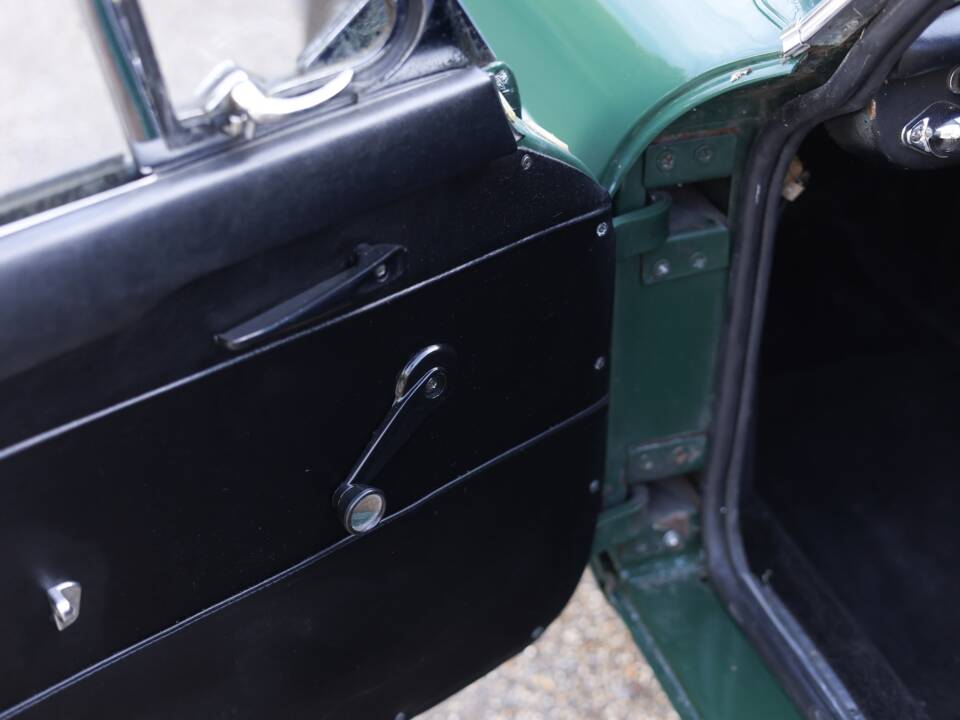 Bild 34/50 von MG MGB GT (1967)