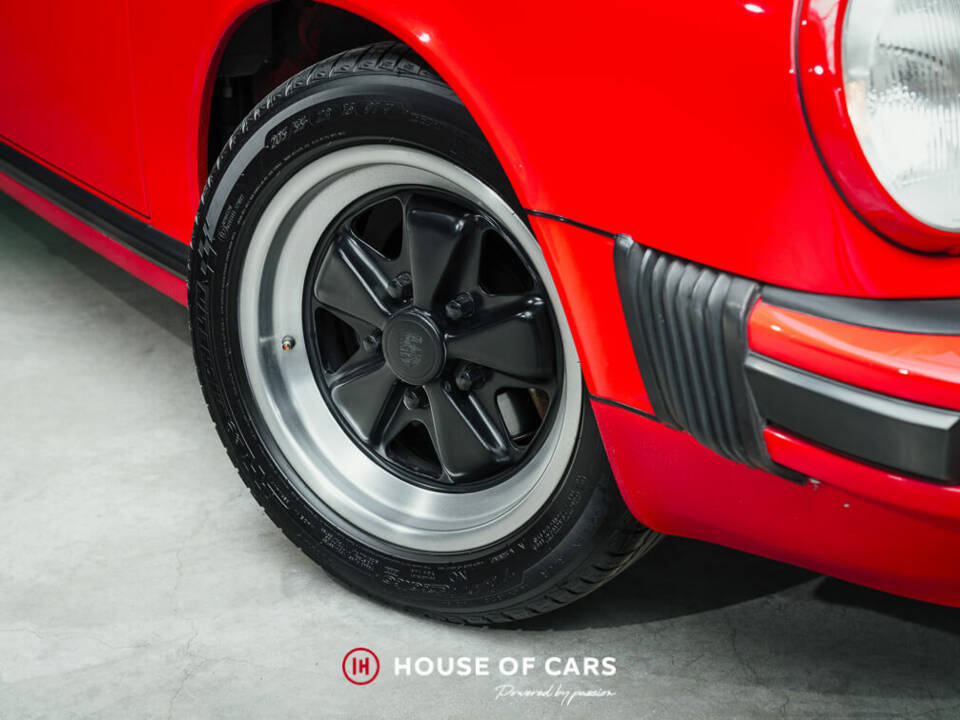 Image 13/25 of Porsche 911 SC 3.0 (1983)