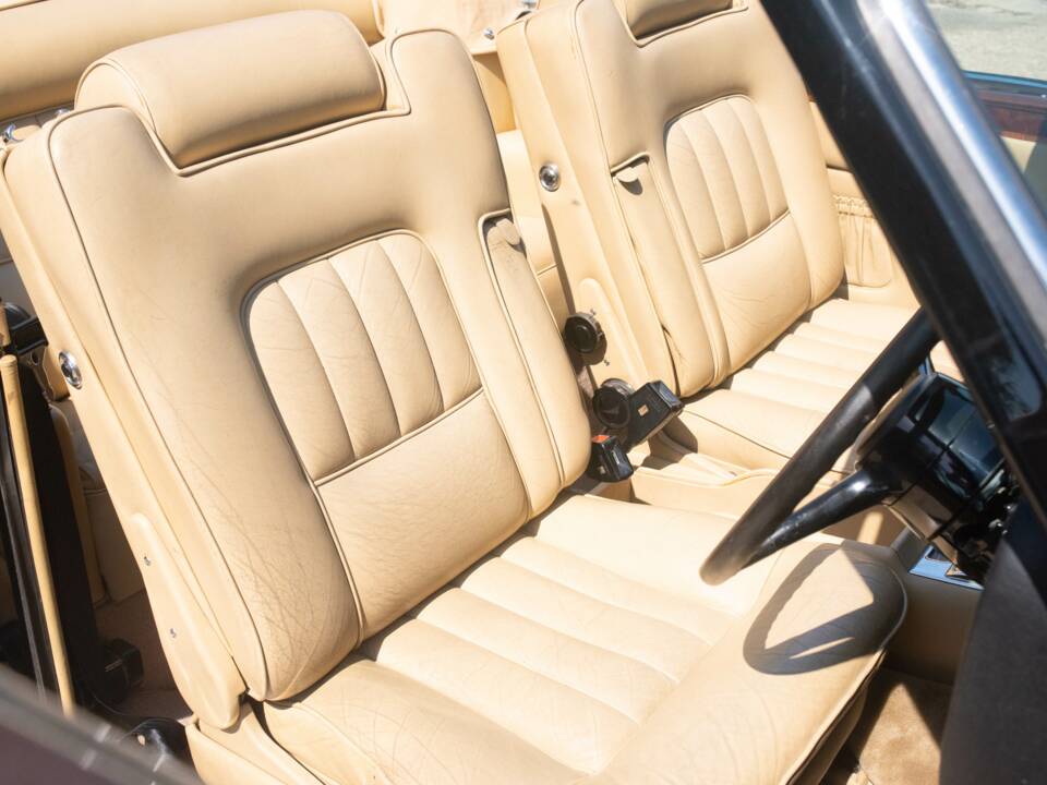 Immagine 10/46 di Rolls-Royce Corniche I (1981)