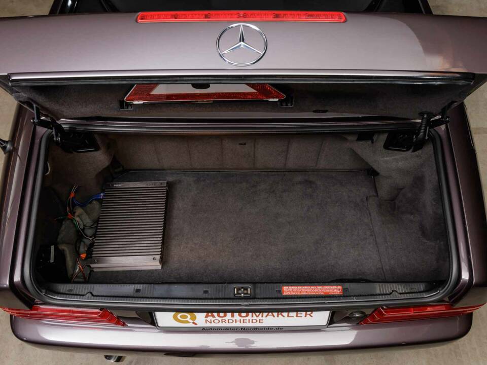 Image 36/43 of Mercedes-Benz 300 SL (1992)