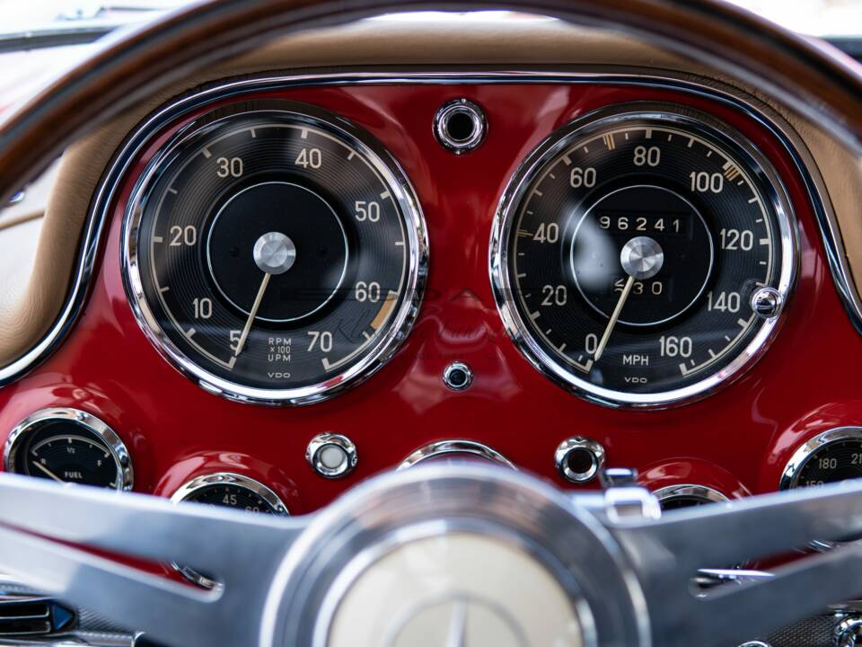 Image 36/49 of Mercedes-Benz 300 SL "Gullwing" (1955)
