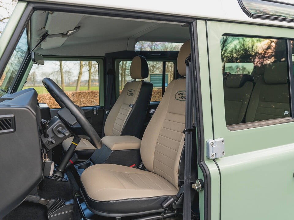 Bild 9/37 von Land Rover Defender (2016)