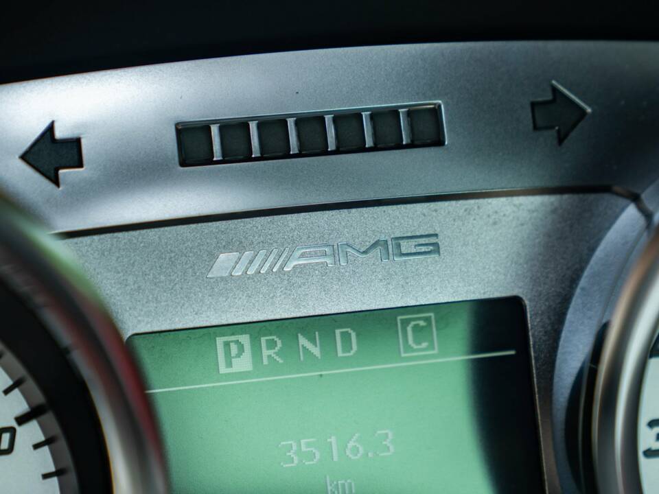 Image 23/50 of Mercedes-Benz SLS AMG (2010)