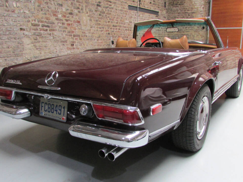 Image 3/23 of Mercedes-Benz 280 SL (1969)