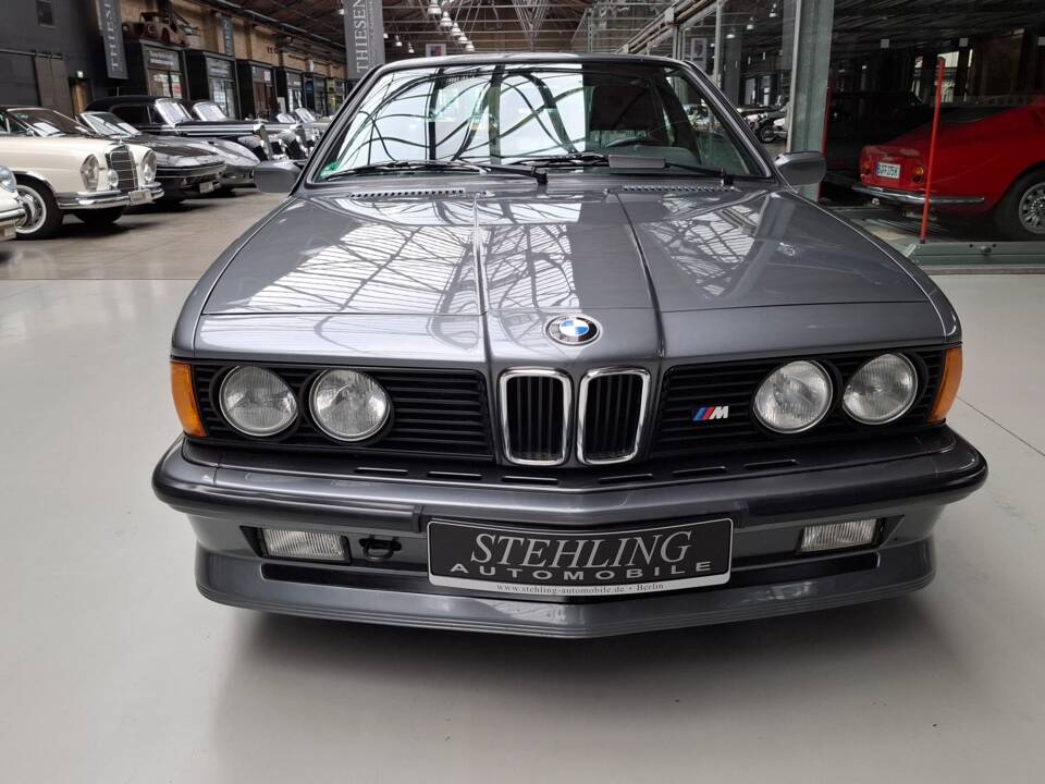 Image 11/33 of BMW M 635 CSi (1987)